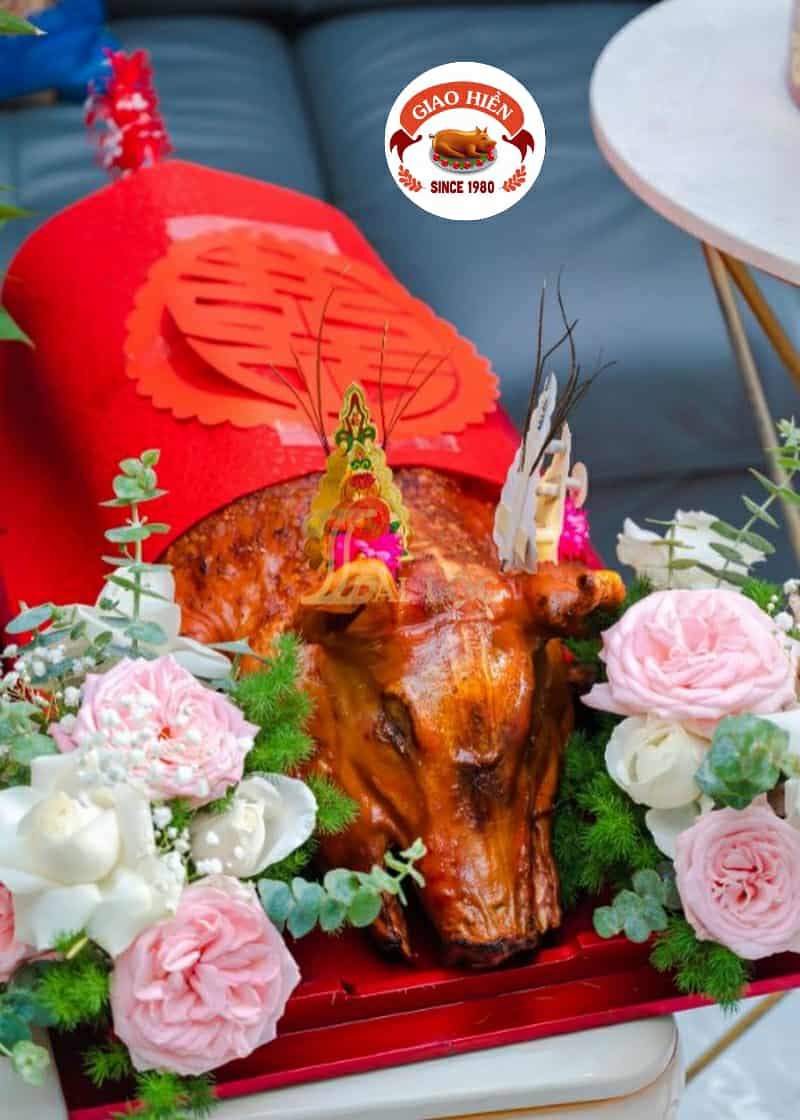 Đặt heo quay cưới hỏi trang trí chỉn chu, giao đúng lễ đúng hẹn